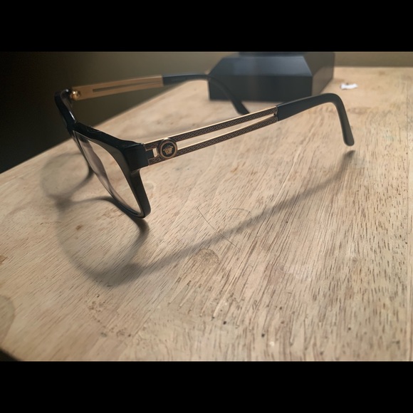 Real Versace glasses - Picture 2 of 5